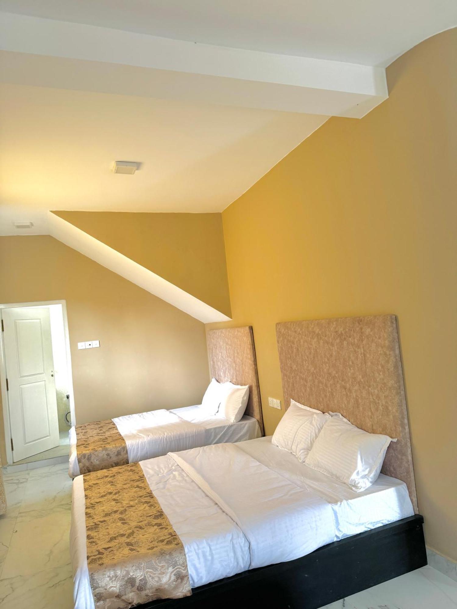 Royal Bliss Hotel Nuwara Eliya Buitenkant foto